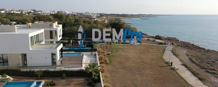 Seafront Villa in Chloraka - Paphos
