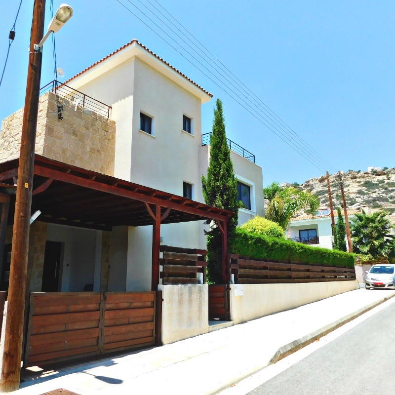 Villa For Sale in Peyia, Paphos - DP2633