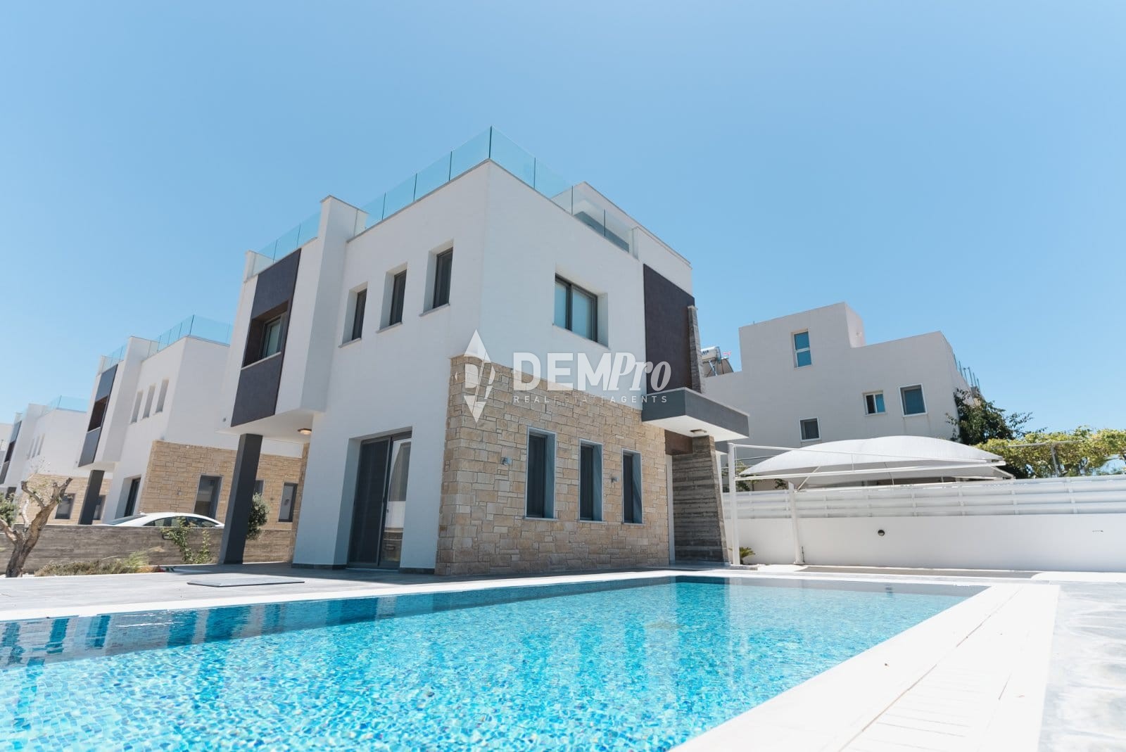 Villa For Sale in Chloraka, Paphos - DP3591