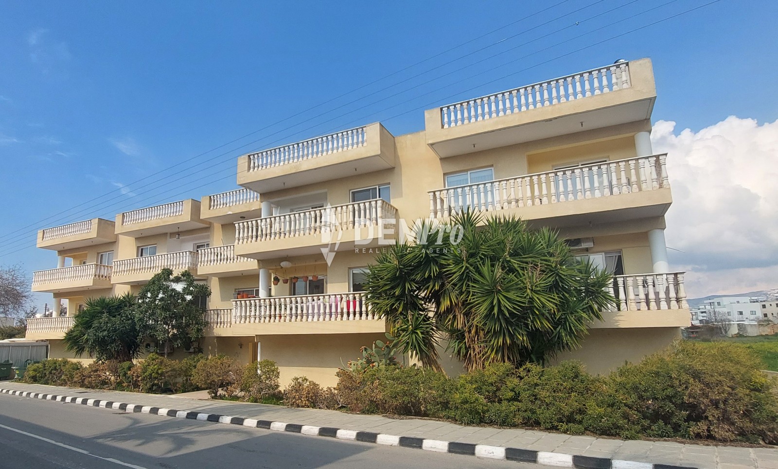 Apartment For Sale in Chloraka, Paphos - DP2147