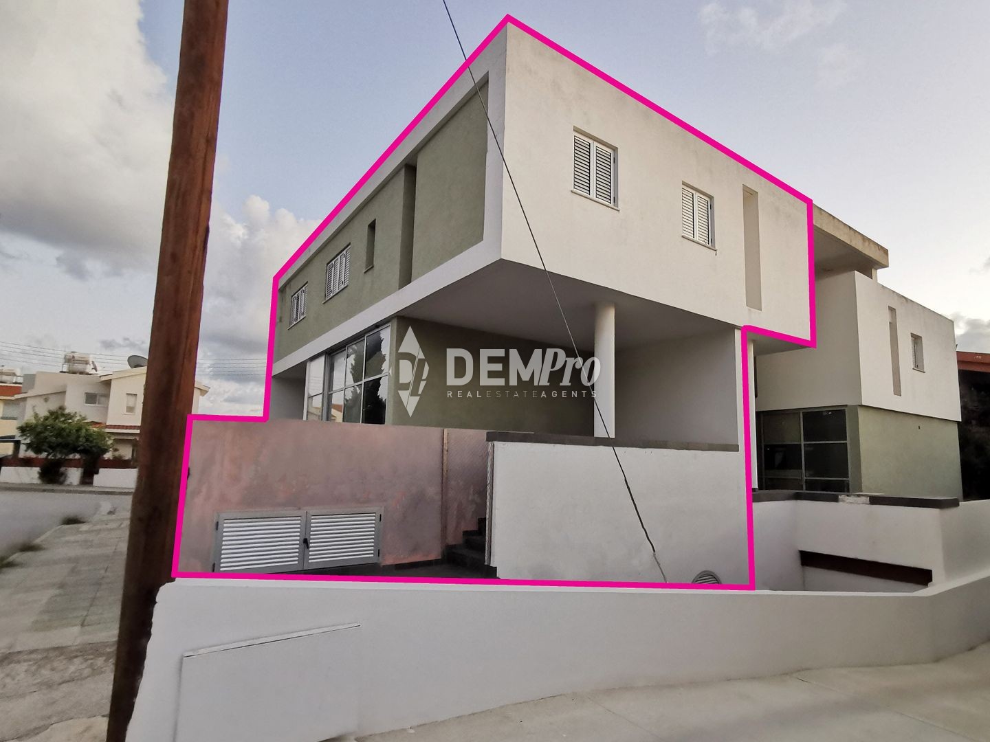 Villa For Sale in Paphos City Center, Paphos - DP3542